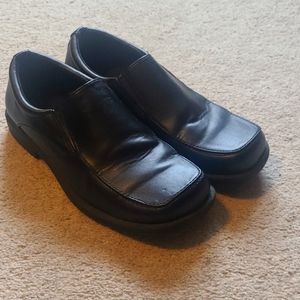 Youth black dress shoes